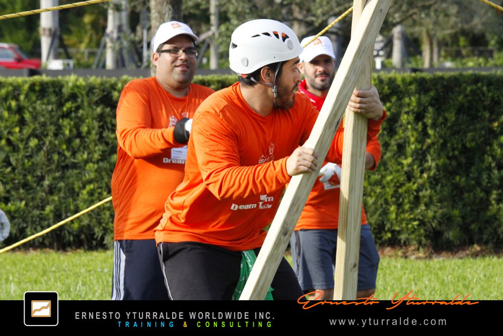 Dinámicas de Cuerdas Bajas para fortalecer la cohesión y confianza en equipos de trabajo